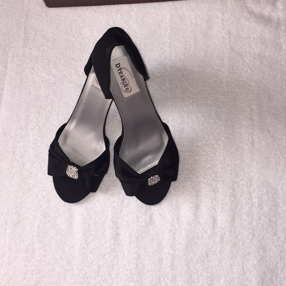 NWT, dress shoes from Dyeables, size 8 1/2